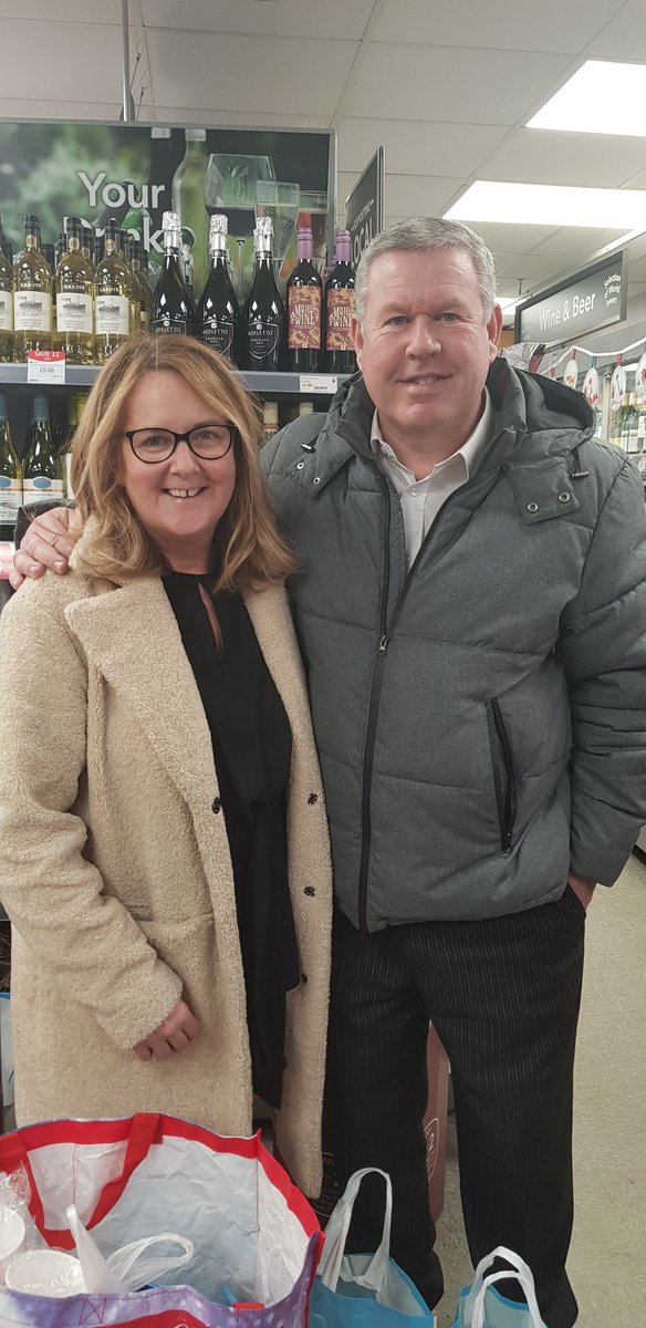 JohnOHa19606991's tweet photo. Thanks to @paula_dunn64 and Mike Johnson #Co-op food for their generous food gifts. https://t.co/SeOgKe2gD5