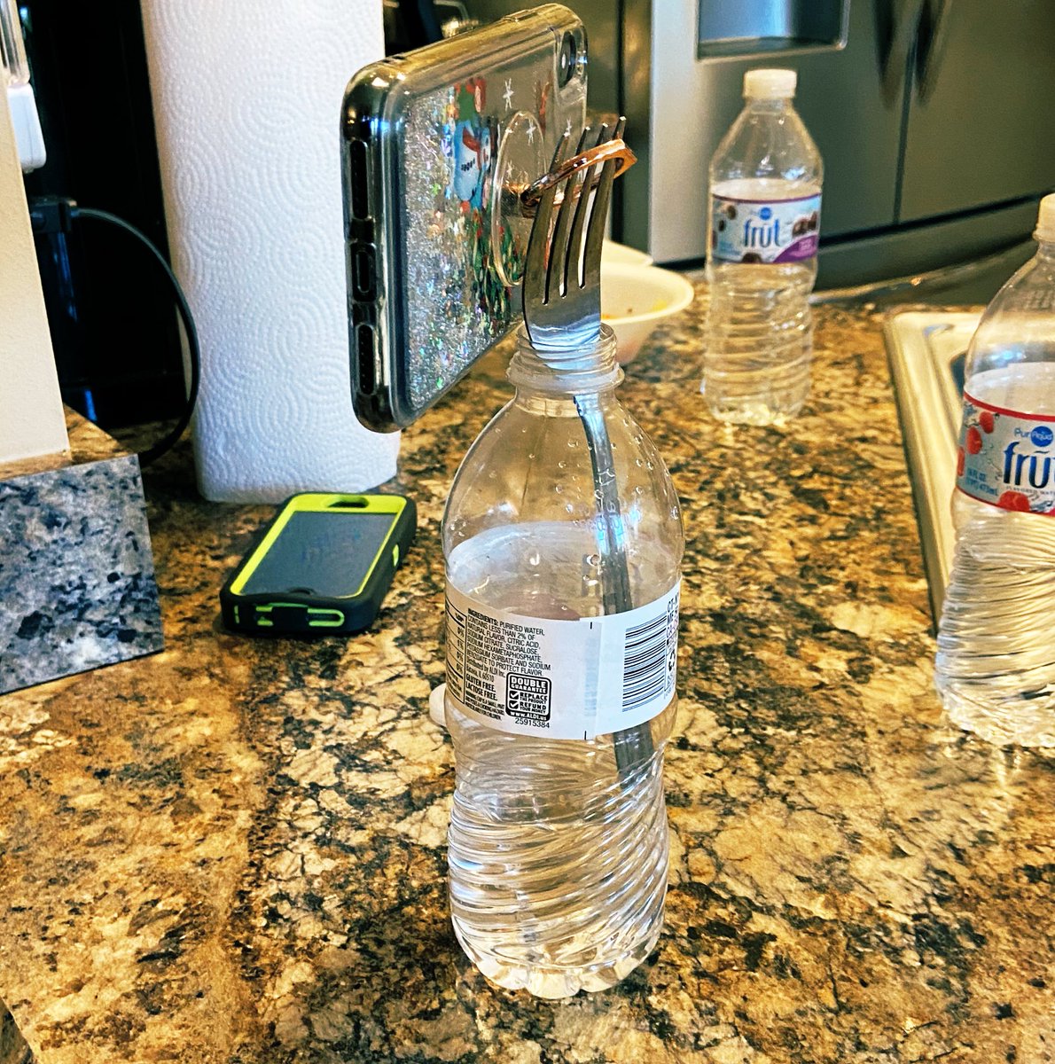 bite_sized_bxst's tweet photo. When you don’t have a tripod, you get resourceful. #ChristmasMorning #christmaspictures https://t.co/qQsihWQdbf