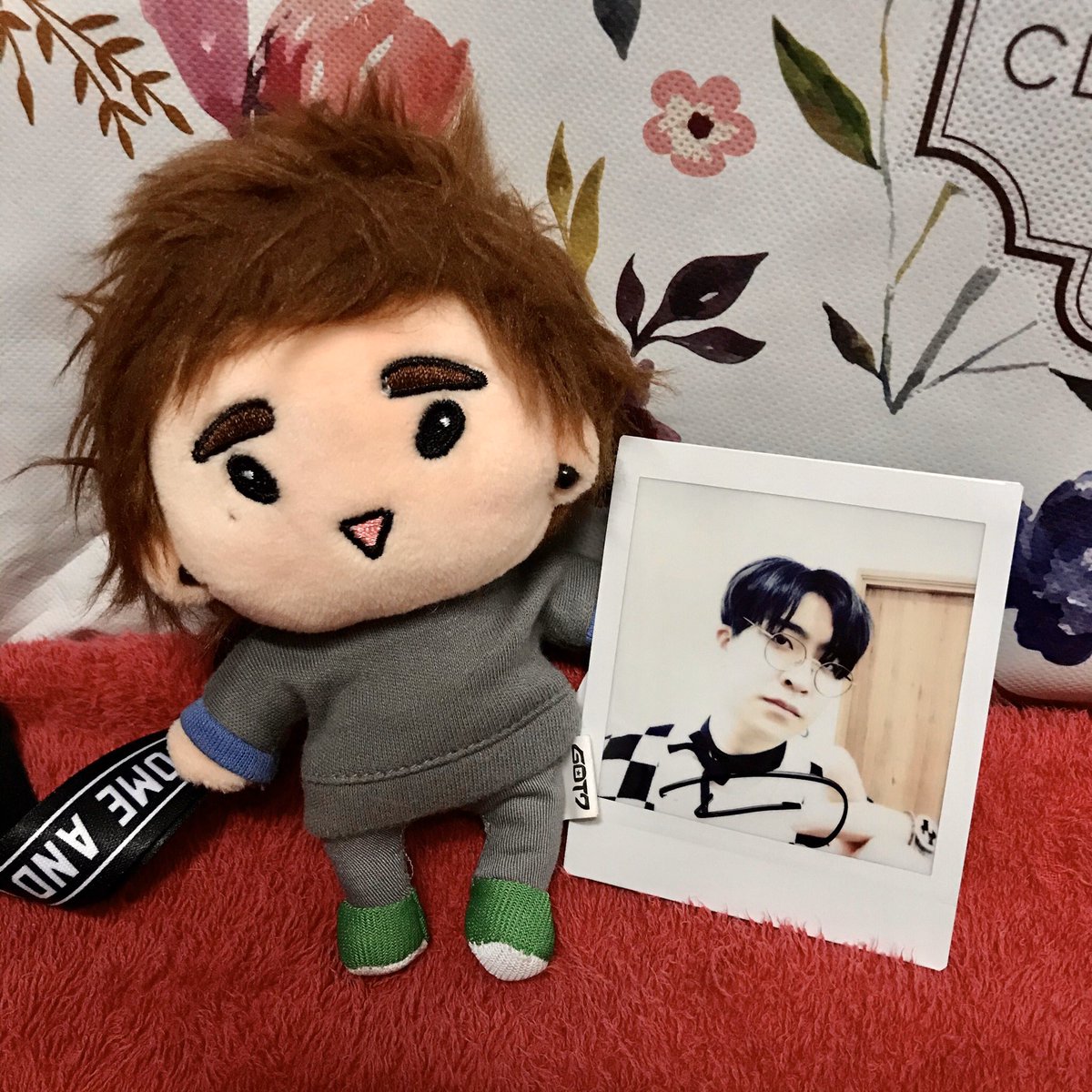pondars96's tweet photo. 25.12.19 ของขวัญที่ดีที่สุดในปีนี้
Merry Christmas 🎄❤️🎁🎊
โพลาลอยพร้อมลายเซ็นมาถึงแล้วถึงตรงกับวันคริสต์มาสพอดีเลยแต่มาทวิตดึกเพราะเพิ่งลงเวร ขอบคุณกิจกรรมดีๆจากช้อปปี้นะคะ 🙏🏻 @ShopeeTH
#ShopeeCallingIGOT7
#ShopeexGOT7
#ShopeexGOT7CallMyNameFansign
#GOT7 @GOT7Official https://t.co/AU3gxoawu1