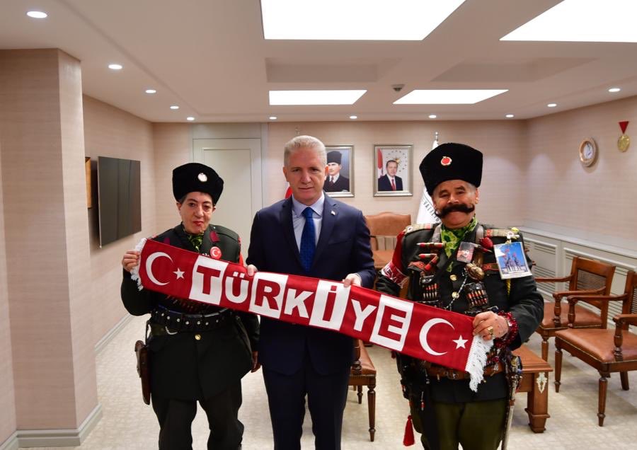 Kıbrıs Gazisi Celal Dolaşır, Valimiz Davut Gül’ü ziyaret etti.