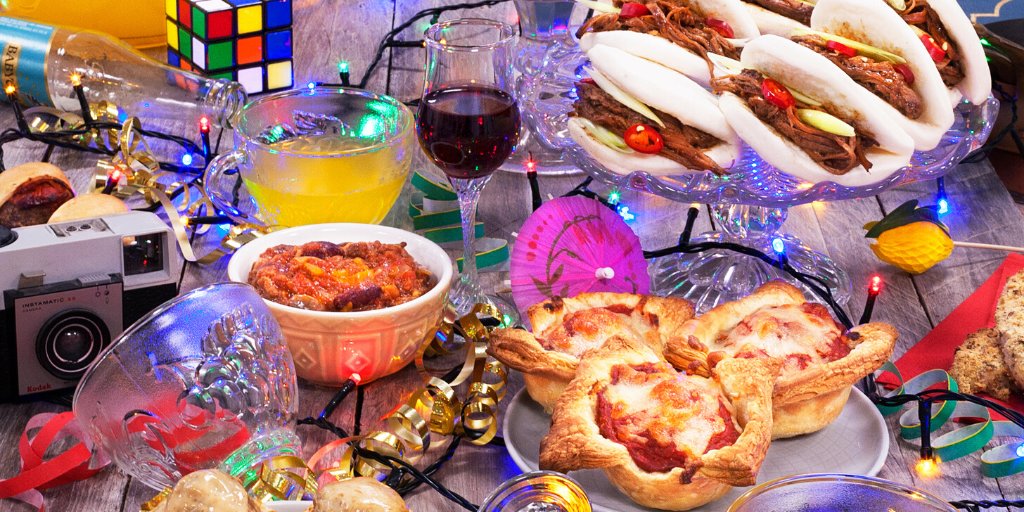 Gordon_Rhodes's tweet photo. MERRY CHRISTMAS EVERYBODY!
Remember that all our jolly fine products are #glutenfree #vegetarian and #freefrom artificial colours, flavours and preservatives.
https://t.co/WTot2Ezavv
#christmas #festivestuffing #christmasfood #breadsauce #stuffing #glutenfreerecipes https://t.co/b7KcNW4yTr