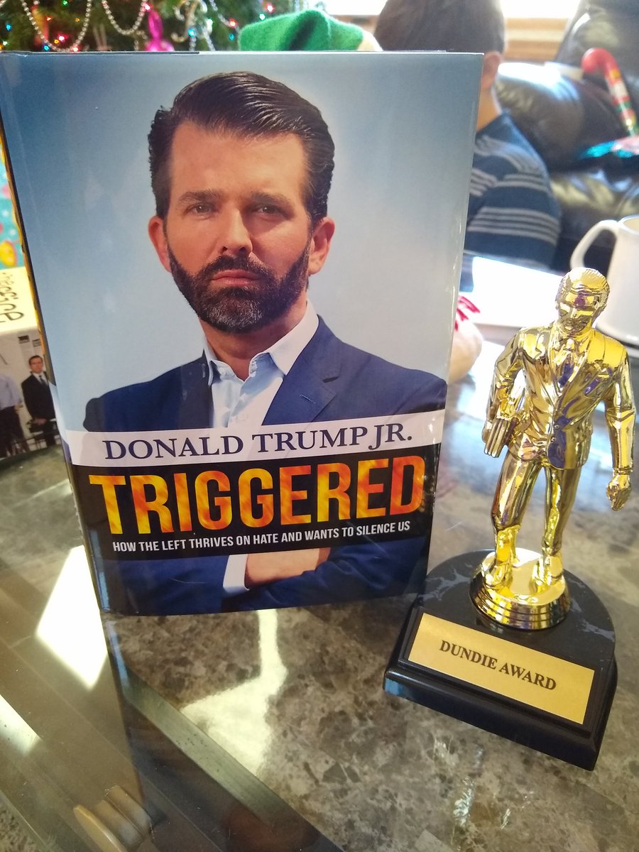 Love my gifts from my kids! They know me so well!! @DonaldJTrumpJr #Triggered #TheOffice #DundeeAward ❤️