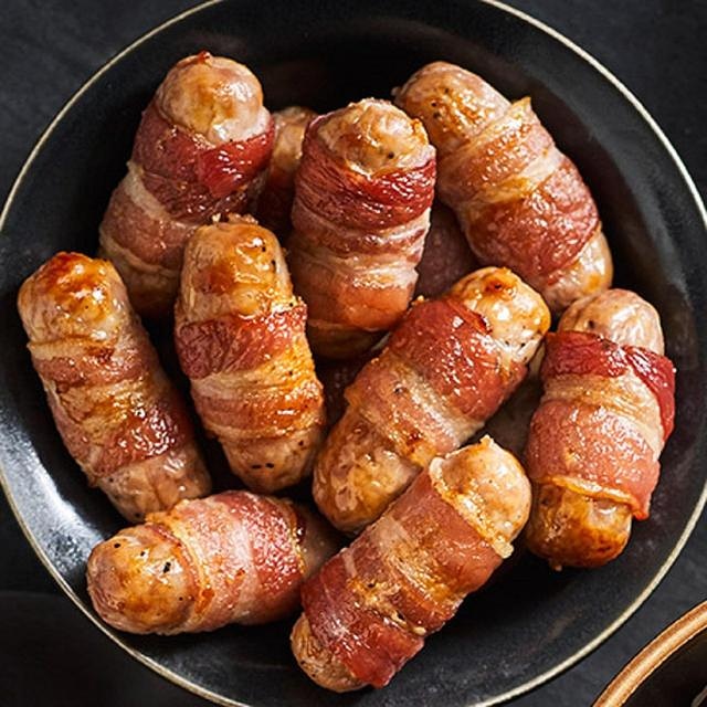Merry Christmas you filthy animals (strictly of the pig variety) 🐷🐷🐷 #bringinghomethebacon