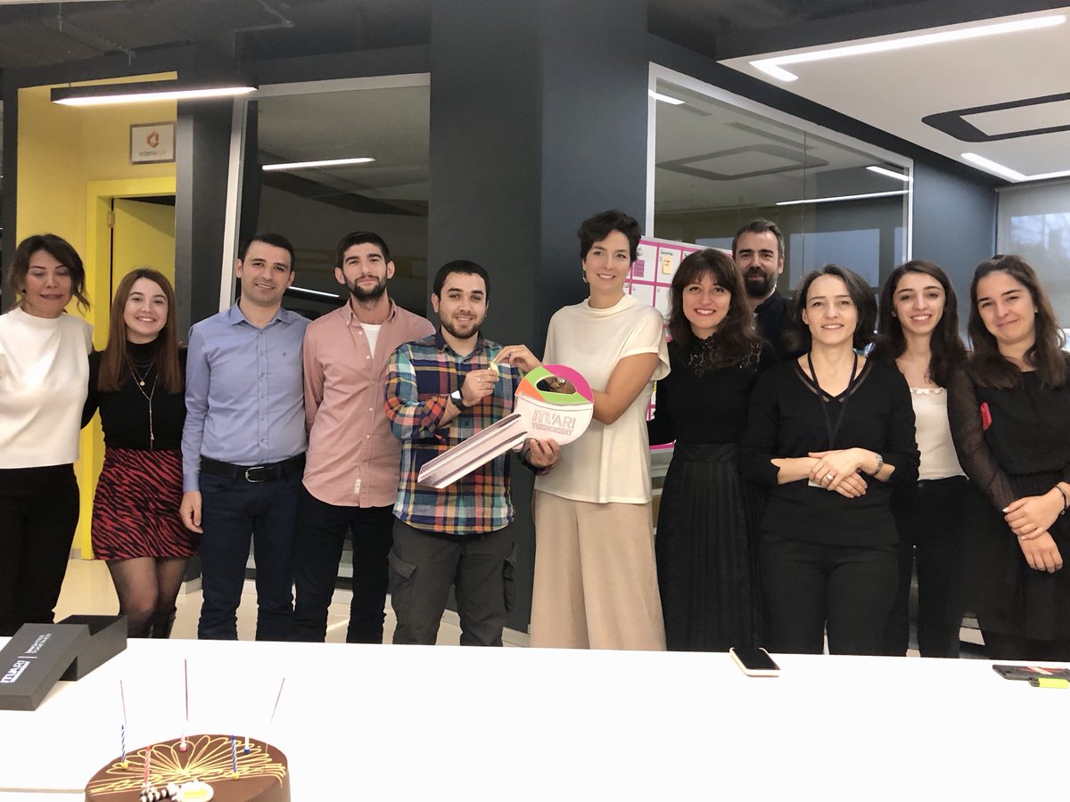 İTÜ Çekirdek (@itucekirdek) on Twitter photo Bugün, #BigBang2019'da destek alan kuluçka girişimcilerimizle bir araya geldik ve İTÜ Çekirdek'te kapalı ofis ödülünü kazanan girişimcilerimize anahtar teslimlerini yaptık. :)
#itüçekirdek #itüarıteknokent #çekirdekenerjisi #çekirdekgücü
<a href="/bulutklinik/">bulutklinik</a> <a href="/fabrikatorio/">Fabrikatör</a> <a href="/PARXLAB/">PARXLAB</a> Bugün, #BigBang2019'da destek alan kuluçka girişimcilerimizle bir araya geldik ve İTÜ Çekirdek'te kapalı ofis ödülünü kazanan girişimcilerimize anahtar teslimlerini yaptık. :)
#itüçekirdek #itüarıteknokent #çekirdekenerjisi #çekirdekgücü
<a href="/bulutklinik/">bulutklinik</a> <a href="/fabrikatorio/">Fabrikatör</a> <a href="/PARXLAB/">PARXLAB</a>