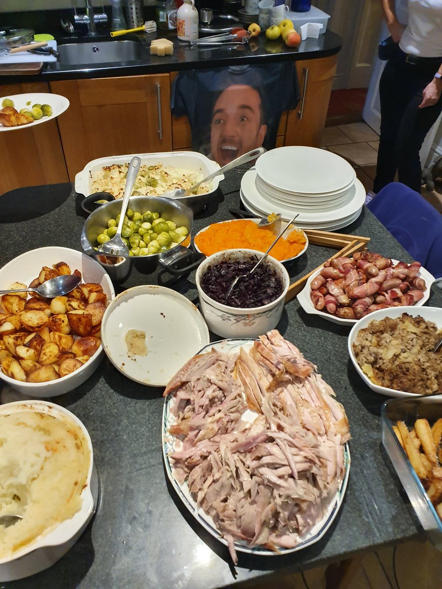 G2esports's tweet image. Christmas Dinner is served! 😋😋

What do you normally eat on Christmas Day?