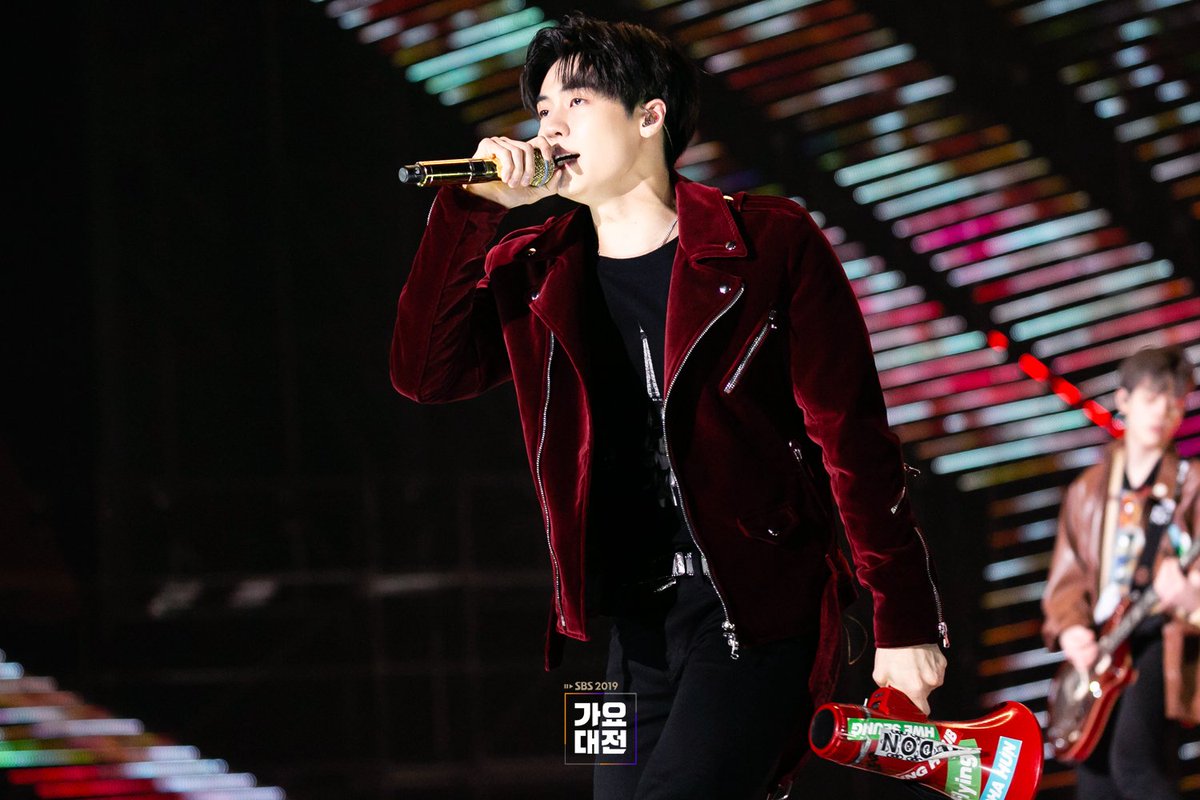 NFlyingTeam's tweet image. 191225 #SBSGayoDaejun2019 

—

©️오늘의 승협
@NFlyingofficial #엔플라잉 #NFlying #이승협 #승협 #LEESEUNGHYUB