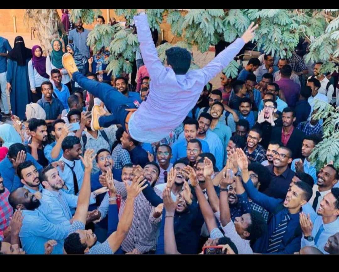 AatiAlaa's tweet photo. Thread to save the memories ♥️
24 _12 _2919

Anyone have a pic you can drop it here..
#BATCH16 CONGRATULATIONS https://t.co/x68yKHeyGA