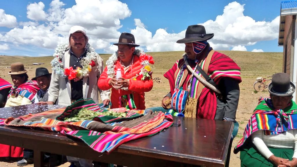 BoliviaFDI's tweet photo. #FDIBolivia:
El director del @FDIBolivia, @TataQuispe, visita el municipio de #WaldoBallivian en #Tumarapi, provincia #Pacajes, inspeccionando los proyectos de las mejorías que tuvo el municipio en el área lechero agropecuario https://t.co/FpFrH1XrCu