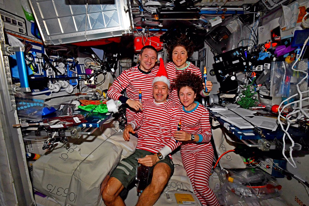 AstroDrewMorgan's tweet image. The stockings were hung by the chimney with care....Merry Christmas from Drew, Christina, Jessica and Luca