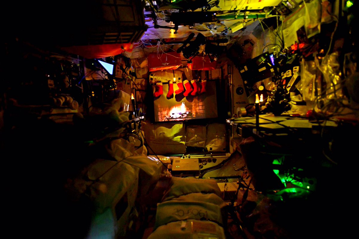 AstroDrewMorgan's tweet image. The stockings were hung by the chimney with care....Merry Christmas from Drew, Christina, Jessica and Luca