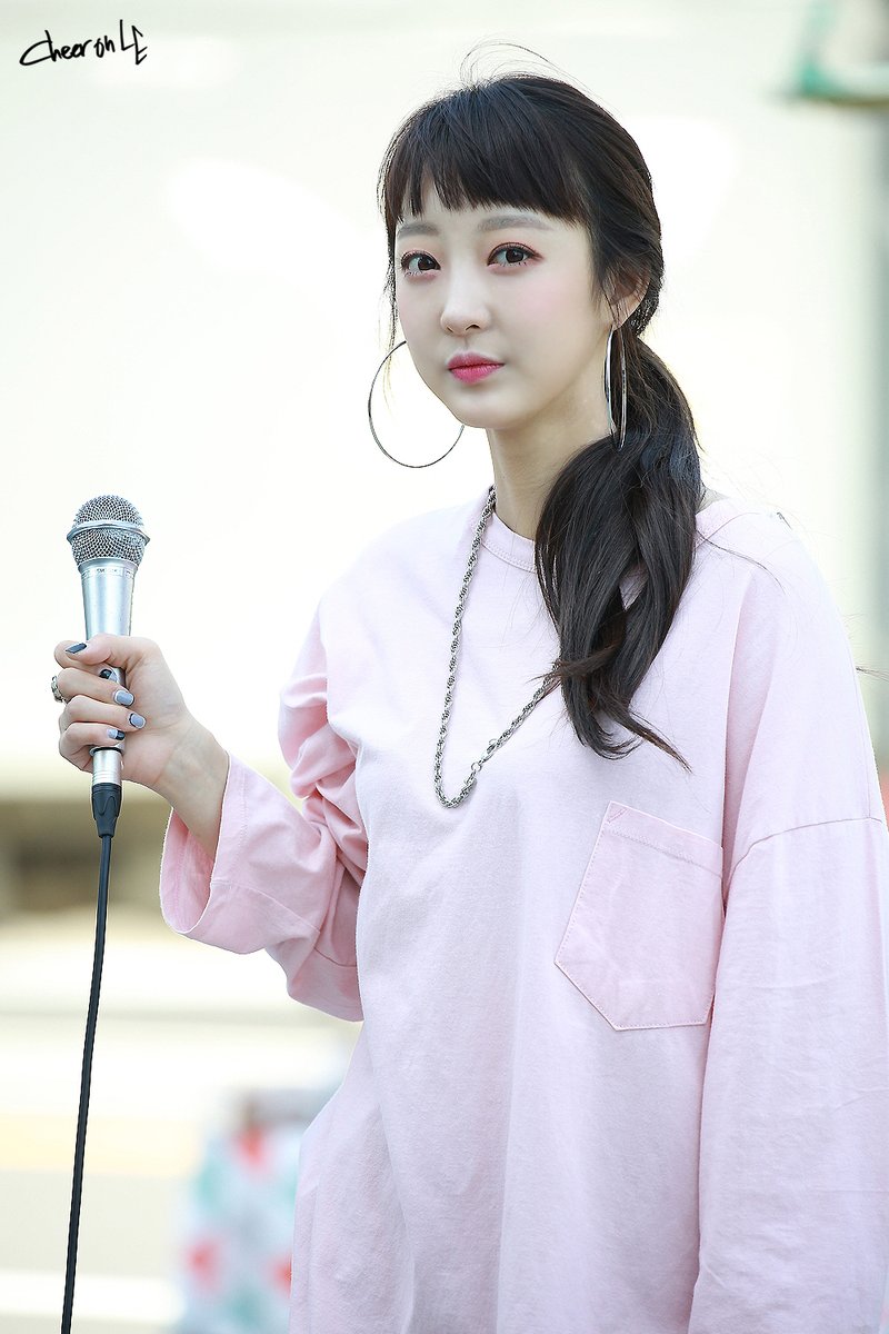 cheeron_le's tweet photo. 180421 미니팬미팅 #EXID #혜린 #HYELINE @hyeliniseo_exid 
https://t.co/RTZUoYbbVx https://t.co/41kxVJWI3q