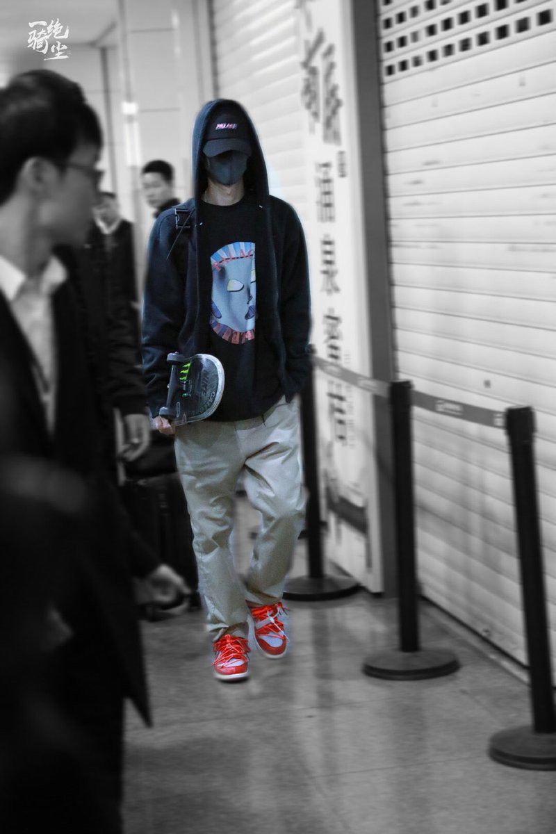 Yibo_Thailand's tweet photo. 191225 | ไถโจว ✈️ ฉางซา
(อัดรายการ #DayDayUp)

Cr. 一骑绝尘 | 王一博
#WangYibo #王一博 https://t.co/5Y4hlks24I