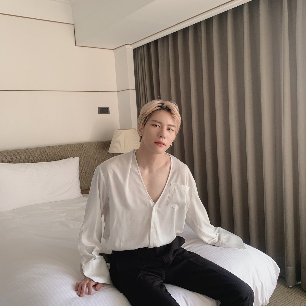 bogus_sik's tweet photo. 지치고 힘들 때는 가슴식을 봐 https://t.co/IqndoxKq7y