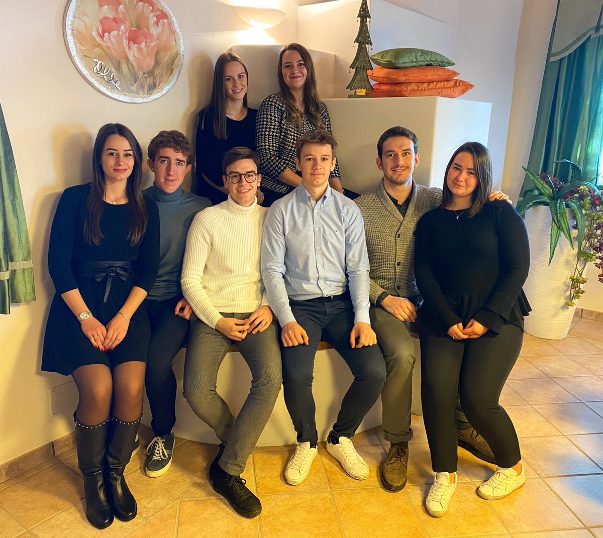 bertoli_96's tweet photo. Bon Nadâl! 🍾🎅🏼🎄
#cousins https://t.co/lNjABticRB