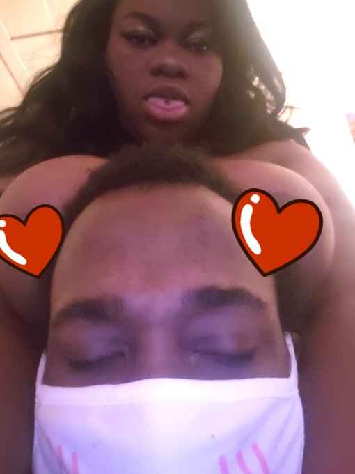 🖤👑Goddess Yanii👑🖤's pics and videos - EMpKXFSW4AEdnsB jpg:small