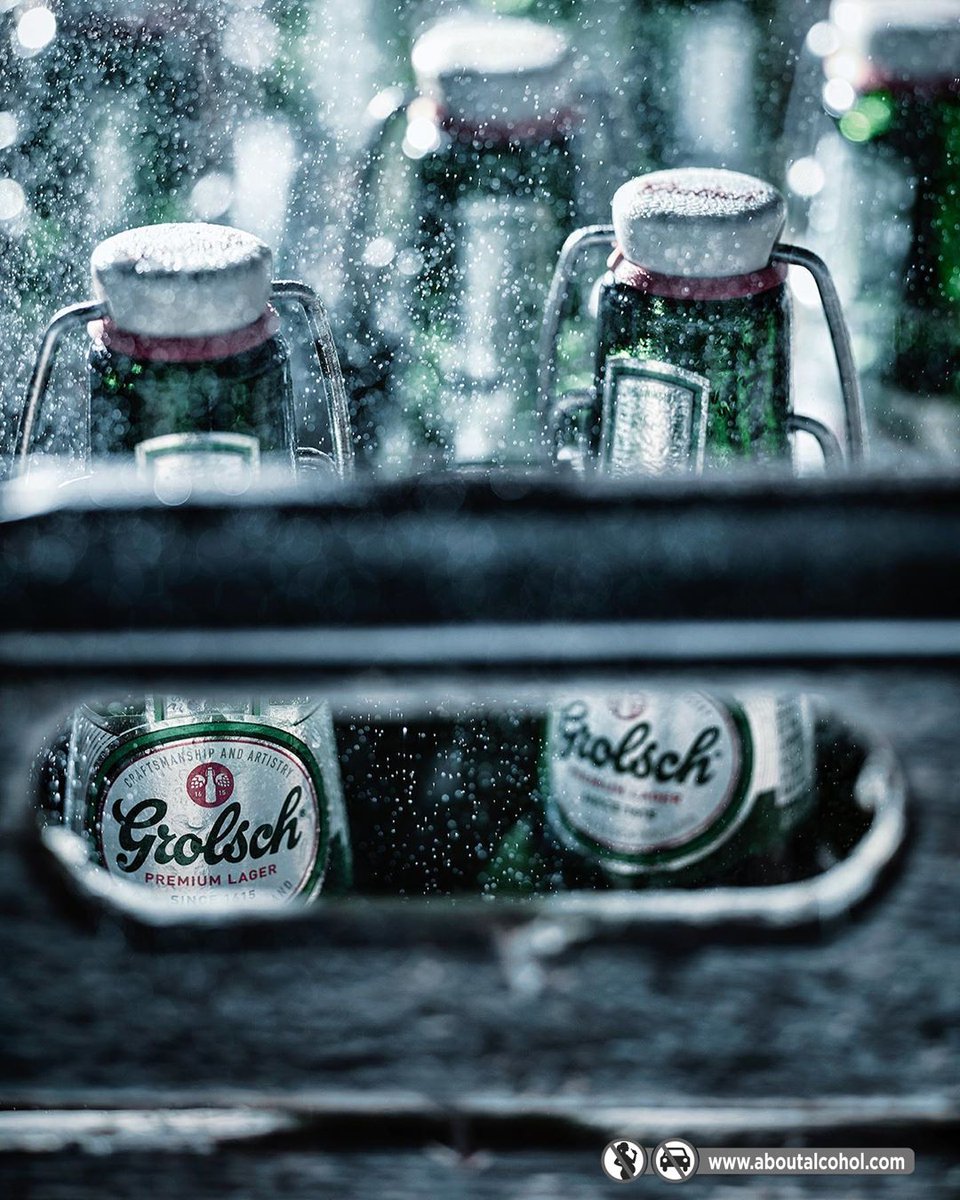 Grolsch_Global's tweet photo. Happy holidays from team #Grolsch! 
Cheersch! 🍻
📷: IG @ szczechowskiphoto
Share your pics with #GrolschAsIAm https://t.co/P6RUqyuBoI