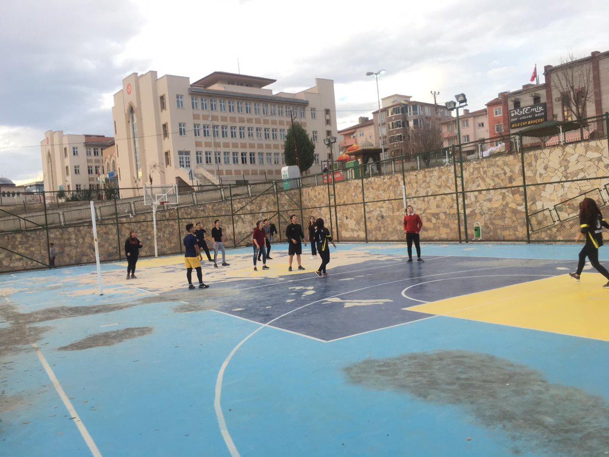 GencThk's tweet photo. Bilecik Türk Hava Kurumu Genç Kanatlar olarak sporsal faaliyetlerimizi de unutmuyoruz.🏐 https://t.co/RC7St19SAD