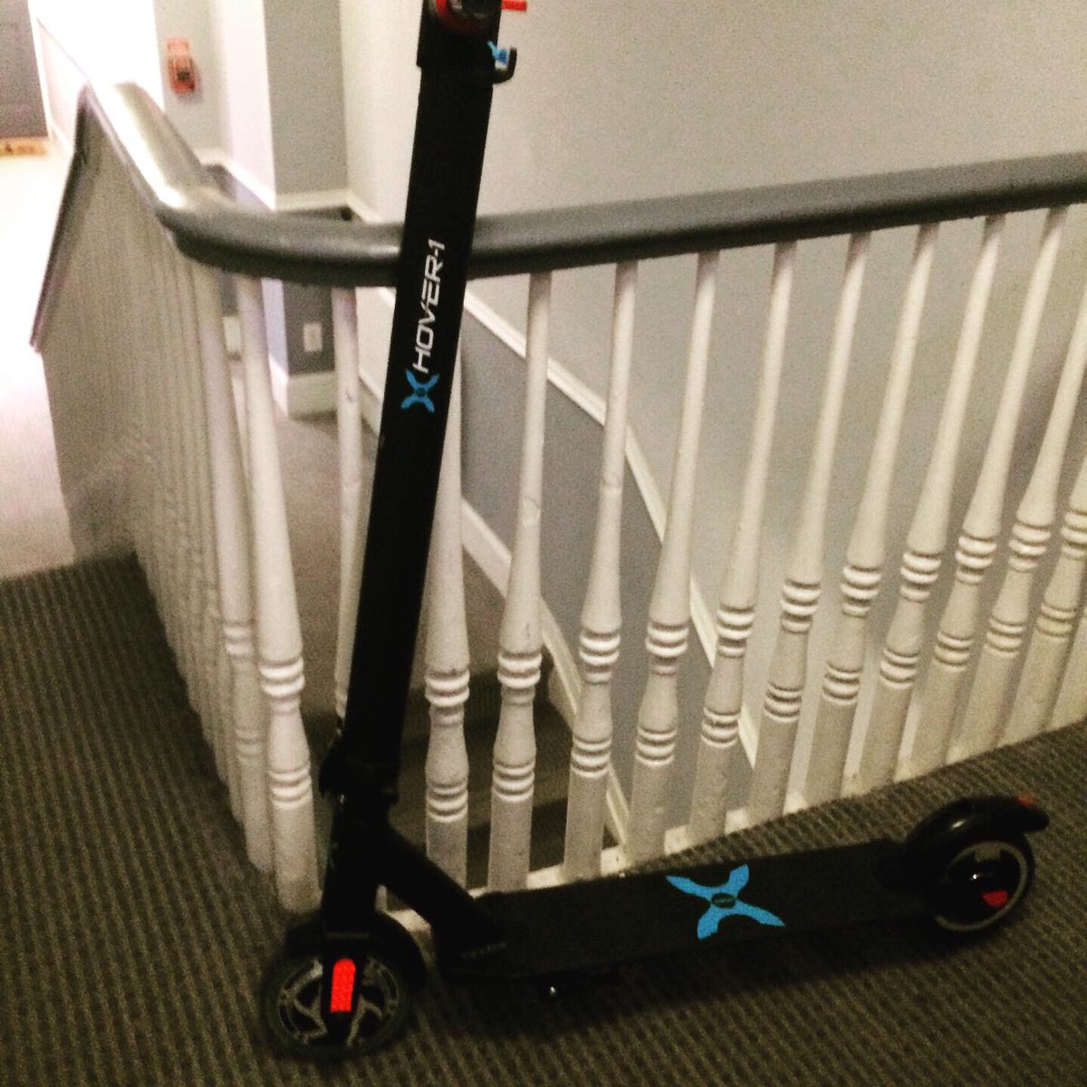 DJRobShow's tweet photo. #MerryChrismas everyone 🎄🎅🎁! Thankful to get a new #electric #scooter #hover1 for #Christmas to maneuver around #Philly and #NewYork streets https://t.co/4k4VPdCRWd