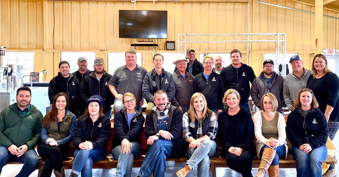 RevolverBrewing's tweet photo. From our family to yours, we wish you a Happy Holiday Season!
#revolverbrewing #revolverchristmas #worldclassbeer https://t.co/LZ3JHZHSus