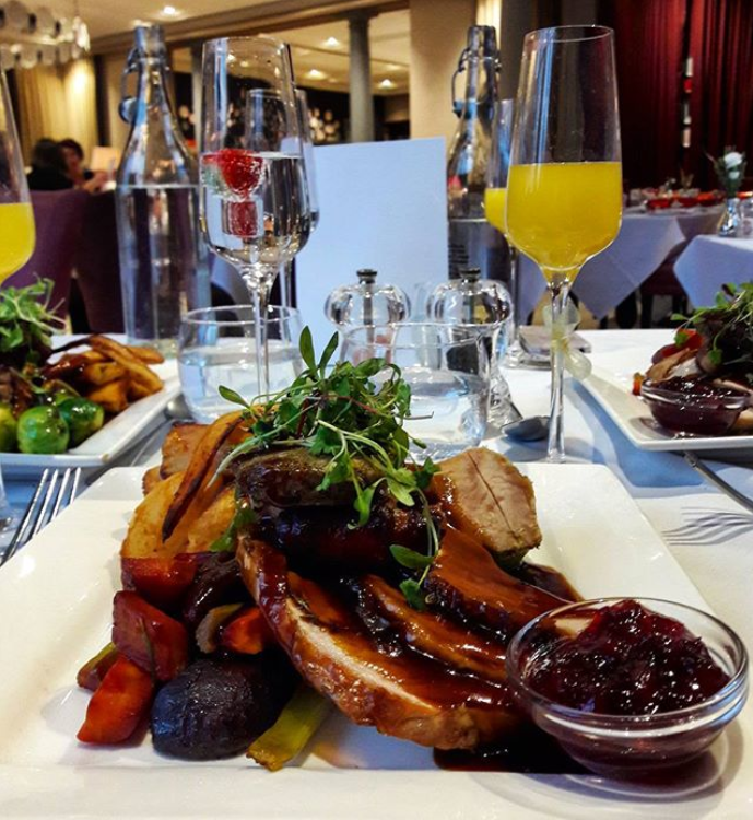 champneys's tweet photo. A feast for the eyes. Christmas day dinner à la Champneys 📷@sarahjanelyon #ChristmasDay https://t.co/qxbkKSYeYA