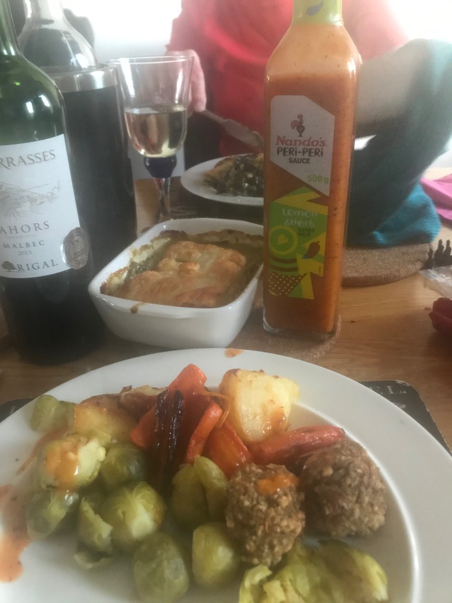 EKielthy's tweet photo. @NandosUK Lemon and Herb to go with the roast... perfection 😍 https://t.co/EoNvNhZBo9