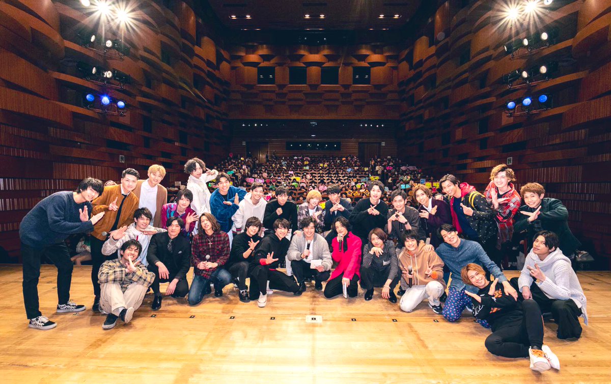 sean_osada's tweet photo. Merry Christmas everyone!!🎄 https://t.co/J5fx1FuMA0