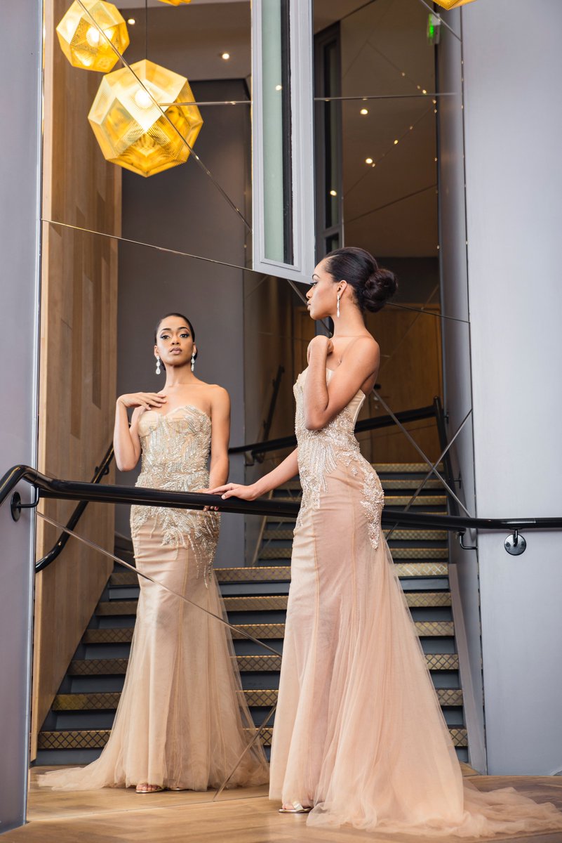 LaMMTeam's tweet photo. 👑 Notre étoile brille de mille feux. 

📸 Laurent Alonzeau 
💄 Ghaëlle Girondin 
💇‍♀️ Stephane Gustave
👗 Liu Lisi⠀
📍 Novotel Paris Les Halles https://t.co/wZ8VXfdIlW