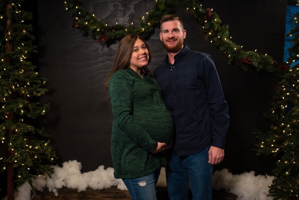 CoachLSimmons's tweet photo. Merry Christmas to everyone!!
“Today, in the town of David, a Savior has been born to you; He is the Messiah, the Lord.” —Luke 2:11
#RememberTheReason
#GodWithUs
#RejoiceRejoiceEmmanuel
#OhWhatASavior https://t.co/wsXDUbM5OI