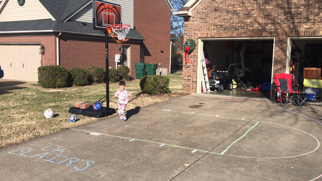 deeblair2244's tweet image. Merry Christmas from #DaBlairs !!!  Goal is 7’6” tall so the court is also dimensioned 75% of regulation. #EngineerDad