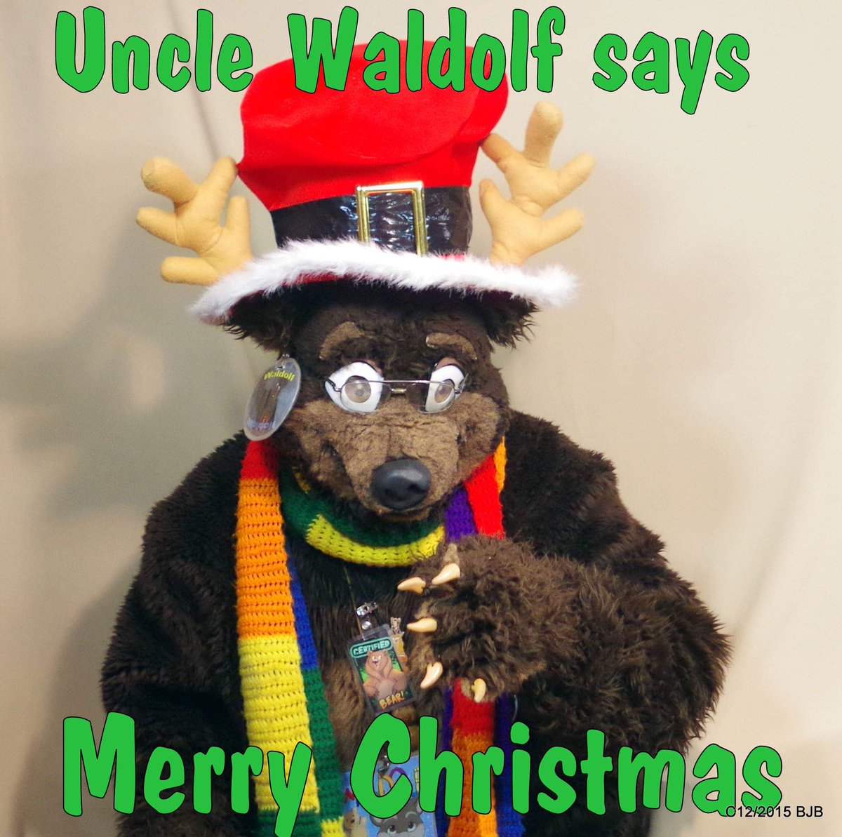 THE_BJBUTTONS's tweet photo. Waldolf and a STILL empty #Christmas Stocking #25daysofchristmas #fursuit #fursuiter #fursuiting #empty #stocking #Foil #helium #Balloons #25daysof christmas https://t.co/hNlOXQ5YwI