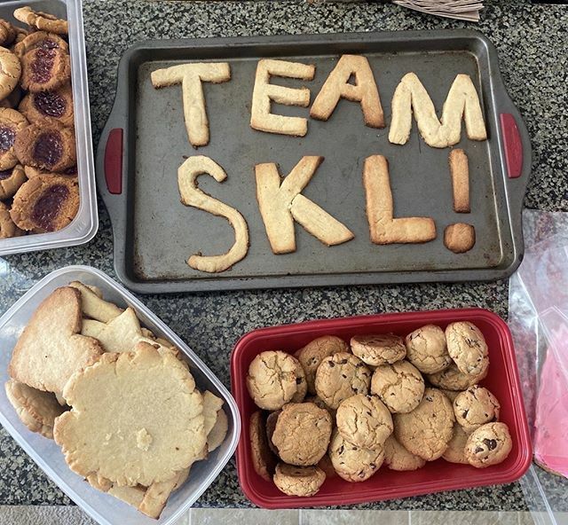 sarahkatelevy's tweet photo. Merry Christmas from the campaign Elves! 🎄 🎅🏼 🍪⠀
⠀
#SKL4LA #district4 #lacitycouncil #electwomen #womeninpolitics #momsinpolitics #losangeles #campaigncookies https://t.co/P8T0swdUJ2 https://t.co/L419ZpGELt