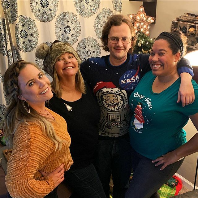 LaurenJMapp's tweet photo. Happy holidays from our family to yours! 🤶🏾🎄🎅🏼
.
.
.
.
#christmas #happyholidays #merrychristmas #holiday #happyhanukkah #family #sandiego #offthemapp https://t.co/Y8cdMphzMh https://t.co/hSG7MQklHG