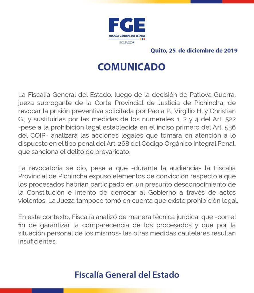 MonicaBritoRC's tweet photo. Despertar en Navidad y encontrarme con este comunicado, me hace pensar en @DianaSalazarM2 como el #GrinchEcuatoriano.
Ya siéntese señora y deje el odio contra dirigentes de #RevoluciónCiudadana. @PaolaPabonC @virgiliohernand @hijodeabel.  NO HAY DELITO, ESTO ES PERSECUCIÓN. https://t.co/G2bzPcMoXd