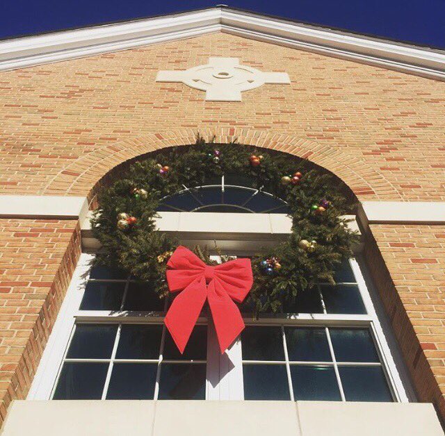 Merry Christmas from all of us at Iona College Admissions! 🎄