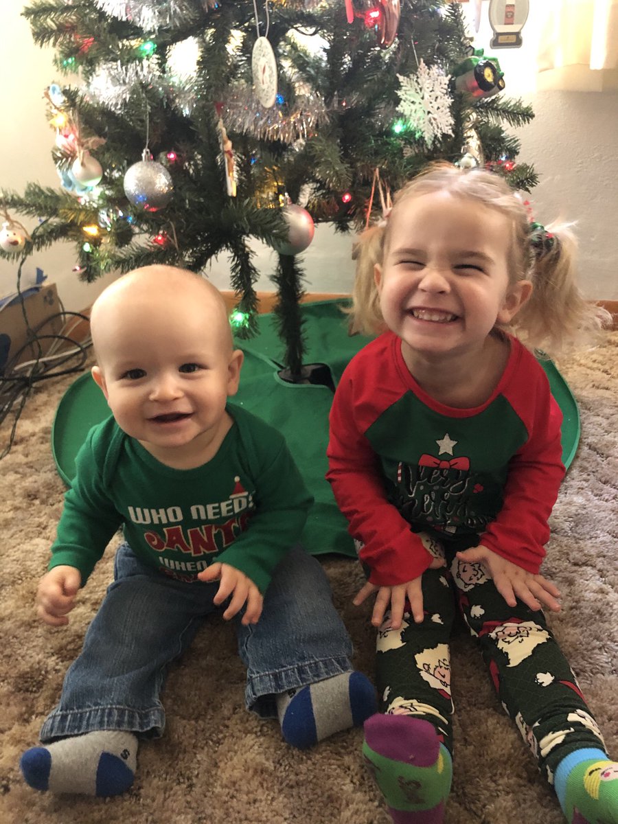 texhedges's tweet photo. Merry Christmas from our family to yours! ⁦@kashedges⁩ https://t.co/P5GkDQJ6U3