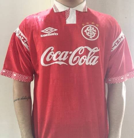 o_rrrafa's tweet photo. Na expectativa da volta da Adidas, publicarei aqui alguns modelos utilizados pelo Colorado ao longo dos anos, começando com a Umbro de 1994. https://t.co/F5cCgMNSNX