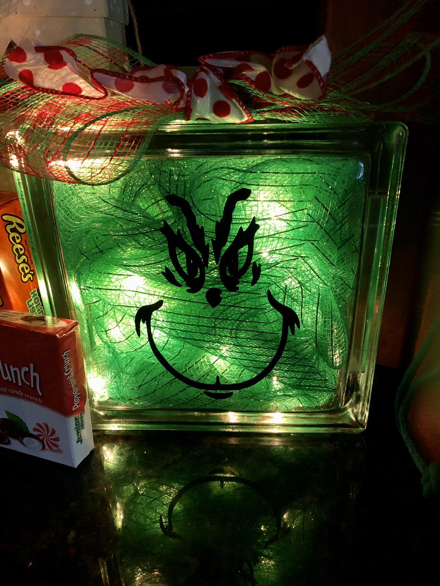 MillarNScott's tweet photo. “Then the Grinch thought of something he hadn’t before.   Maybe Christmas he thought, doesn’t come from a store.  Maybe Christmas, perhaps, means a little bit more!!”   Happy Christmas everyone!!  🎅🏻🎄🎅🏻🎄🎅🏻 https://t.co/jcwE005npD