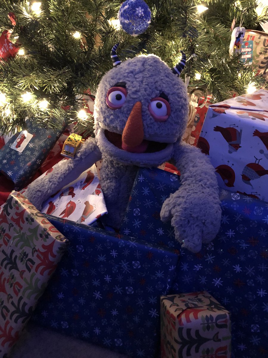 barryunderurbed's tweet photo. Merry Christmas! Look at all these PRESENTS I got! #GetScary #Christmas https://t.co/ib36mbr8JD