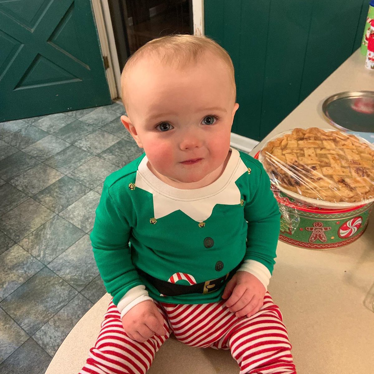 garwyounger's tweet photo. The most wonderful time of the year #MerryChristmas #laramy #dallaswayne https://t.co/O6e5OX4OAY