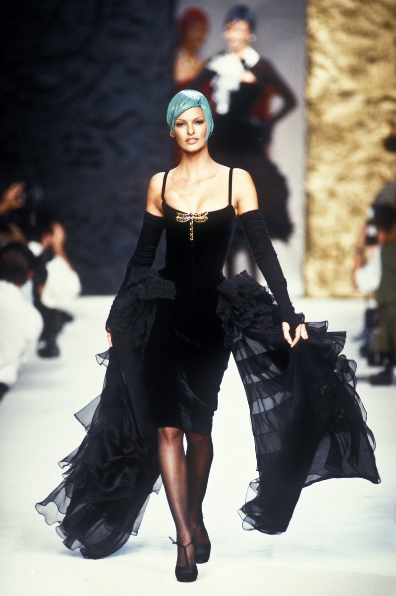 Dua Lipa at 2023 Met Gala: Chanel Bridal Gown Worn by Claudia Schiffer –  Billboard