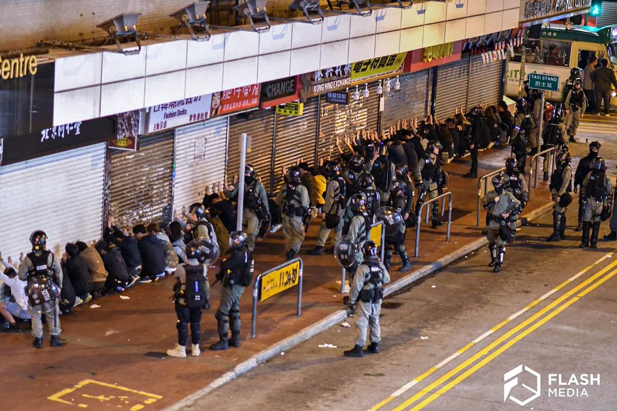 vincelwsv's tweet image. #HKPoliceState
#HKPoliceBrutality #HKPoliceTerrorism #HKPoliceTerrorists 😡😡😡
@senatemajldr 
@SolomonYue @HawleyMO @marcorubio @SenRubioPress @SpeakerPelosi @realKyleOlbert @SenTedCruz @tedcruz @BBCWorld @CNN @nytimes @FinancialTimes @SkyNews @ABSCBNNews @ABC
