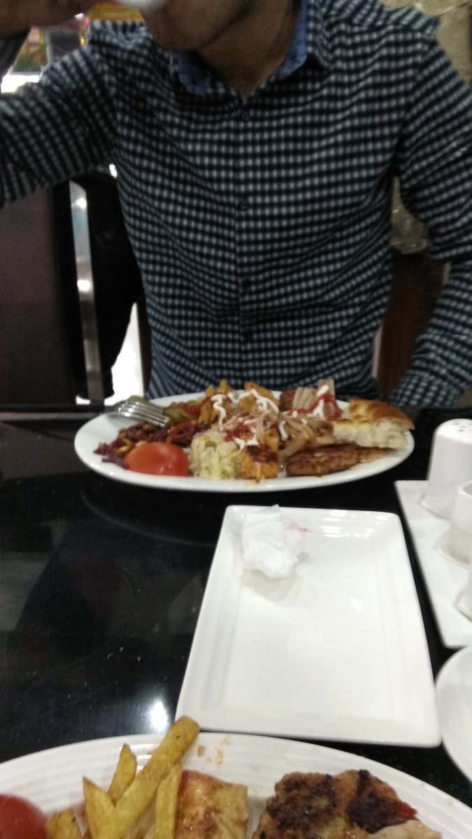 Укахоним ва шогирдим @Zeromax95 тириклигимни твиттерга етказиб қўйинг деганди