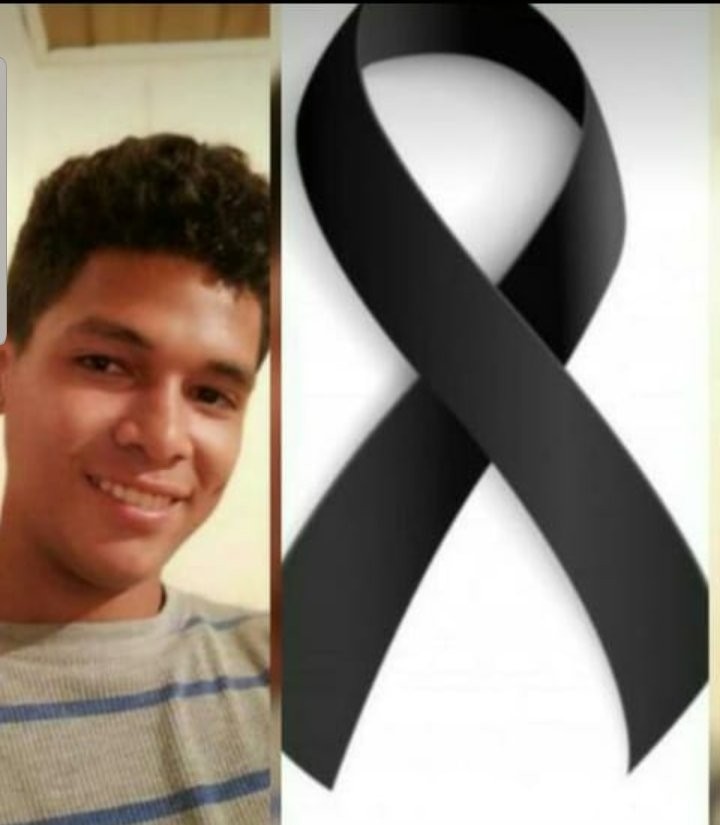 ClaroHable's tweet image. Como José Padilla se identifica un joven que perdió la vida ayer 24 de diciembre del 2019 en un accidente de Motocicleta en Roatán Islas de la Bahía.