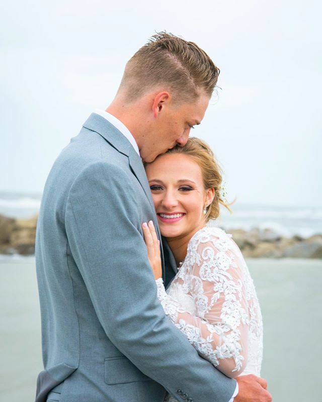 ChsBeachWedding's tweet photo. Merry Christmas, lovers! ❤️🎄 https://t.co/9aEhomUMw3