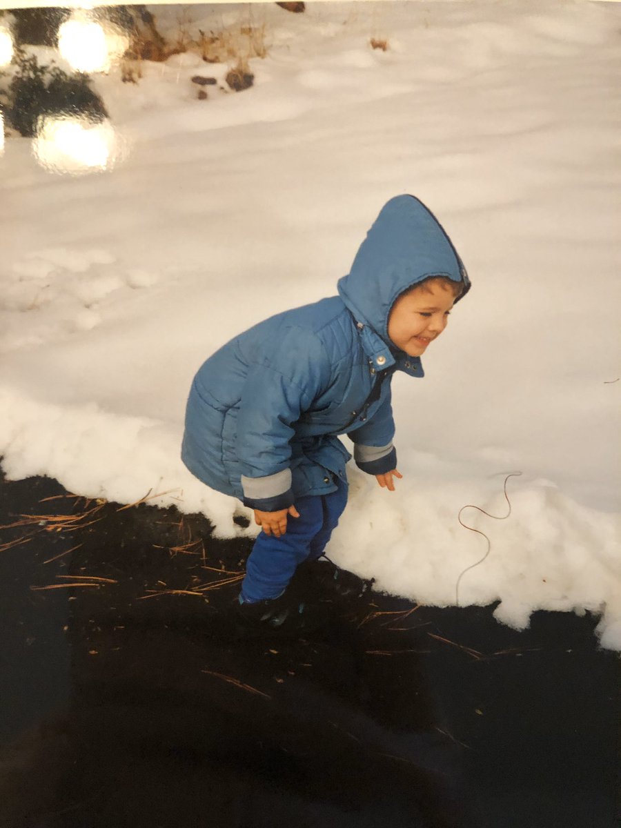 Merry Christmas!! Here’s me when I was 3 in the snow next to some sort of earth pube. ⛄️❤️