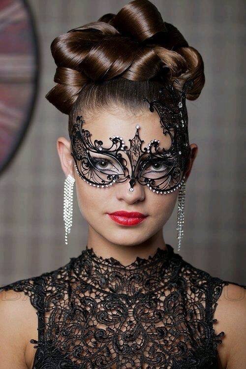 JustPoshMasks's tweet photo. Still time to get your mask for the #masqueradeball at @LondonHiltonPL on #NewYearsEve

https://t.co/DXxEW9hsUj https://t.co/Ve1q1DX4zD