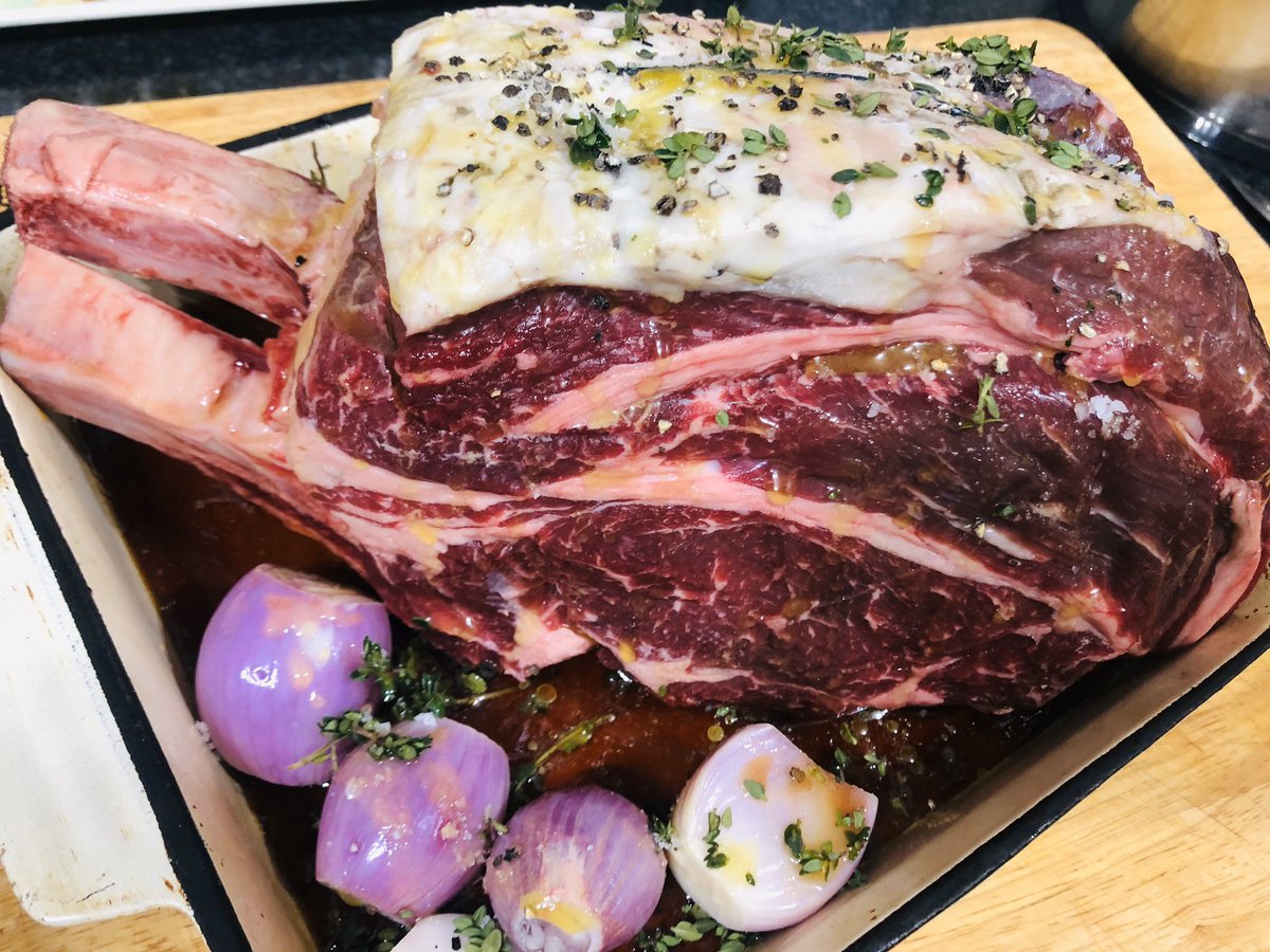 banksiemagic's tweet photo. #ChristmasDinner Main...
@LowHowgill Rib of #ShorthornBeef with @MelissaCole’s Beer Braised Red Cabbage using Brouweij De Palm Amber Bier. Paired with a local #CumbrianBeer from @UnsworthsBrewer at Cartmel, Last Wolf is rich &amp; malty, perfect with Beef
#BeerMatch #CookingWithBeer https://t.co/w7eKkgOukI