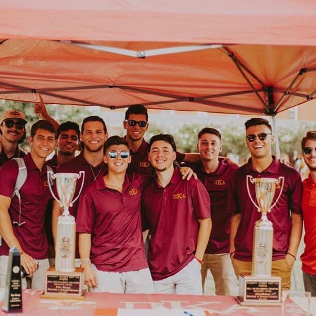 ULPikes's tweet photo. Merry Christmas and Happy New Years from the Zeta Omega chapter! 🎄 https://t.co/P8kMVWmtQn https://t.co/phLOdhCRMZ