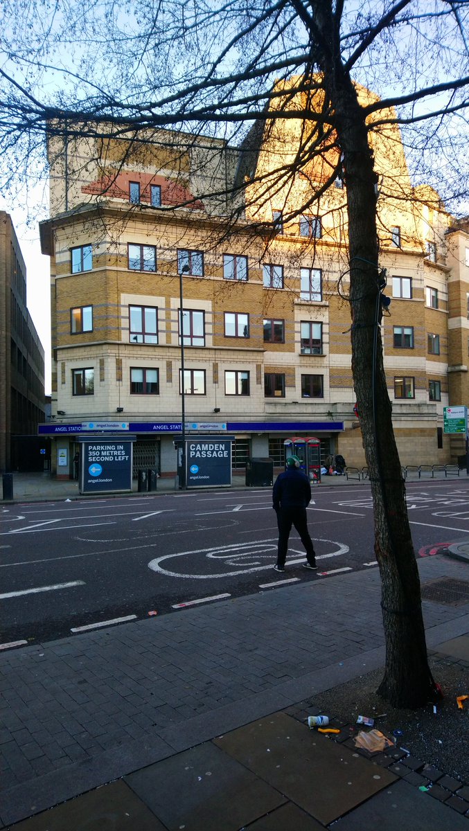 sportcareaccess's tweet photo. S. C. A. #aidworker Quentin Beningfield helped #homeless Mathew at Angel tube station in #Islington,#London ensuring meals,accommodation were provided and his #safety was improved for #Christmas S.C.A. is assisted by the activities of TRADETOAID™@TTATradetoAid #aid #homelessaid https://t.co/Fef1qhTxaj