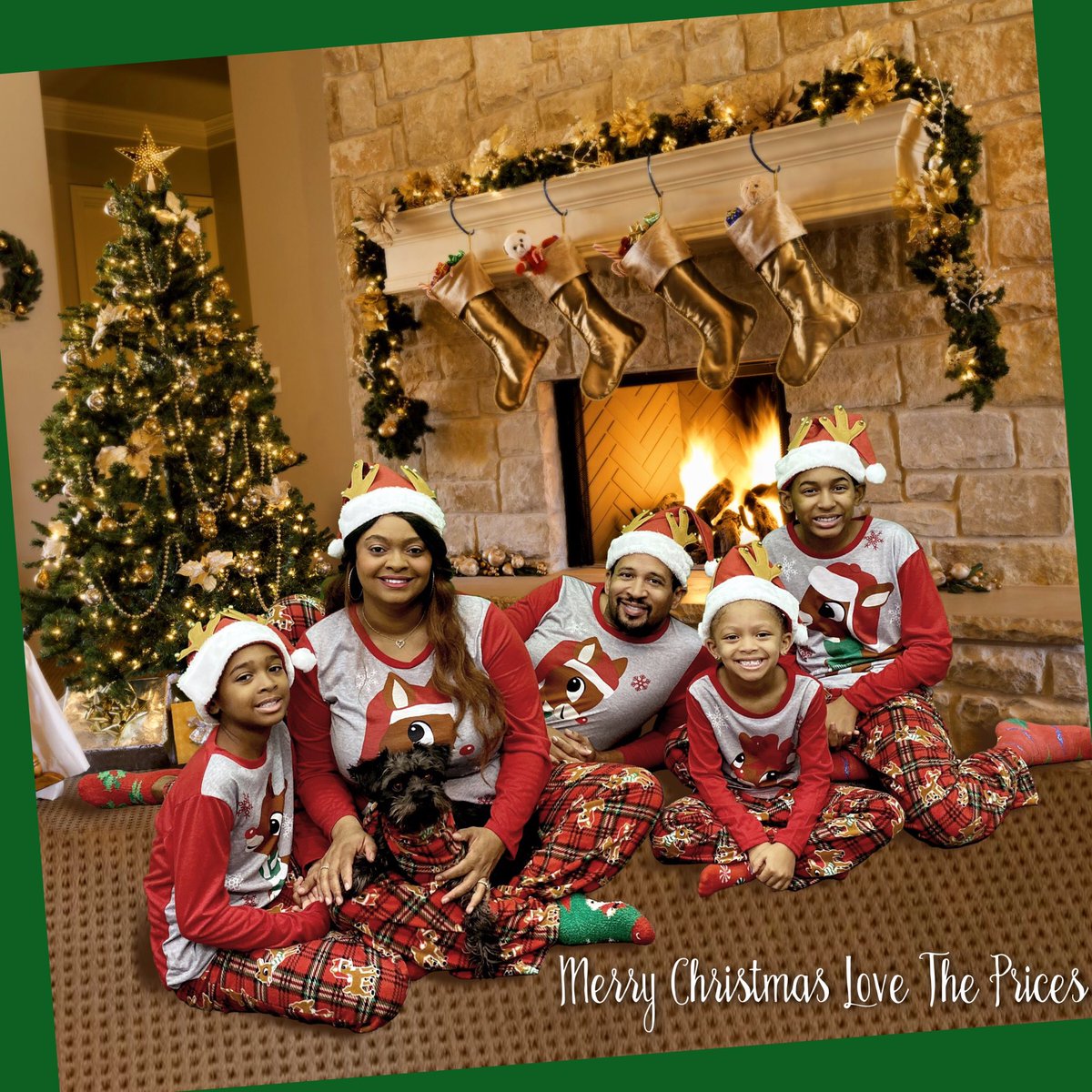 Bellalippystick's tweet photo. Merry Christmas From our Family 
to Yours! Love The Prices! 🎄🎉🥰 https://t.co/IVDRlHSE2B
